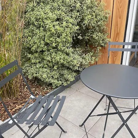 Le Entre Nantes Et Bord De Loire